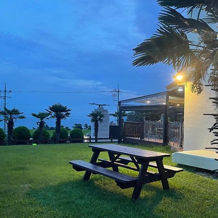 American Village Pension Manoa Намхе Екстериор снимка
