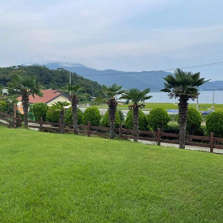 American Village Pension Manoa Намхе Екстериор снимка
