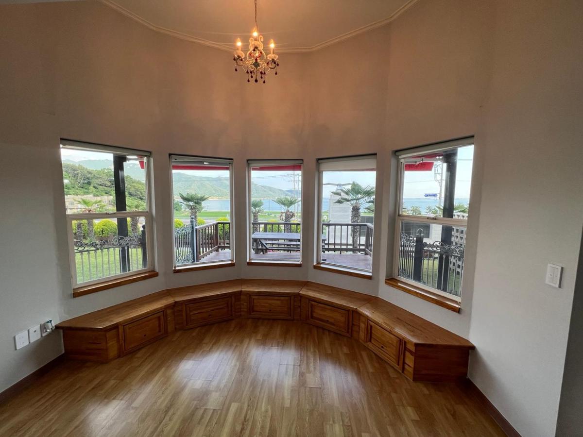 American Village Pension Manoa Намхе Екстериор снимка