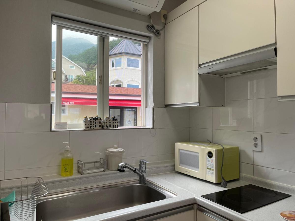 American Village Pension Manoa Намхе Екстериор снимка